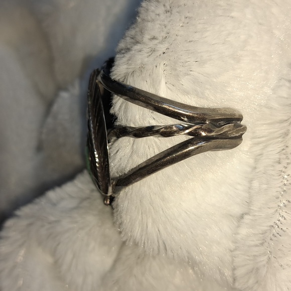 Vintage Turquise Silver Bracelet. Reasonable offers considered. 2 1/4 x 2 inches - Picture 6 of 16